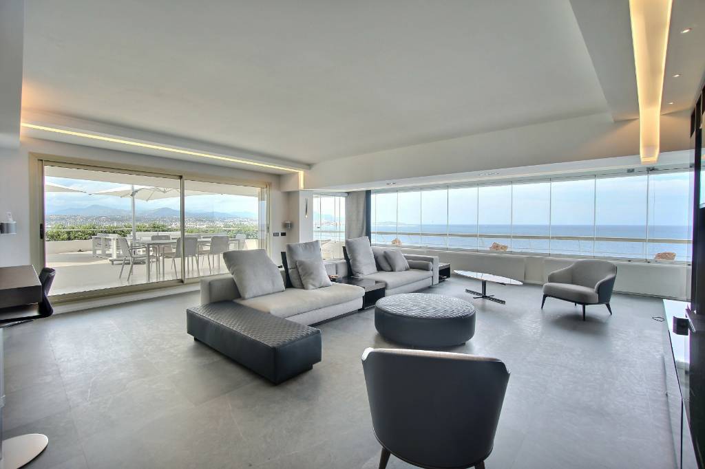 A VENDRE EXCEPTIONNEL PENTHOUSE 3 PIECES 145,57m² DANS RESIDENCE DE PRESTIGE A VILLENEUVE LOUBET